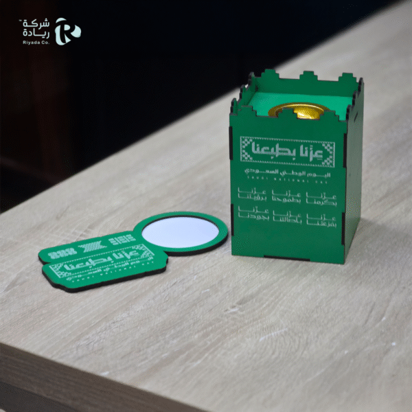 مبخرة خشبية مع قاعدة كاس